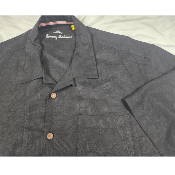 Tommy Bahama Other - Tommy Bahama Silk Camp Shirt Mens 1XLB Black Floral Jacquard Excellent Condition